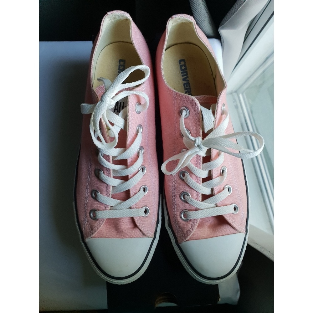🛑SOLD🛑Converse quartz pink low tops